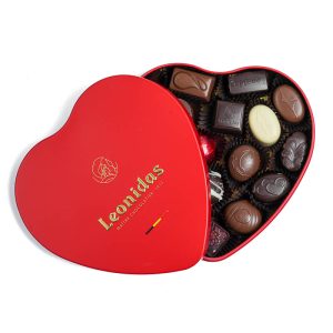 Μεταλλική κόκκινη καρδιά με 320γρ σοκολατάκια Leonidas